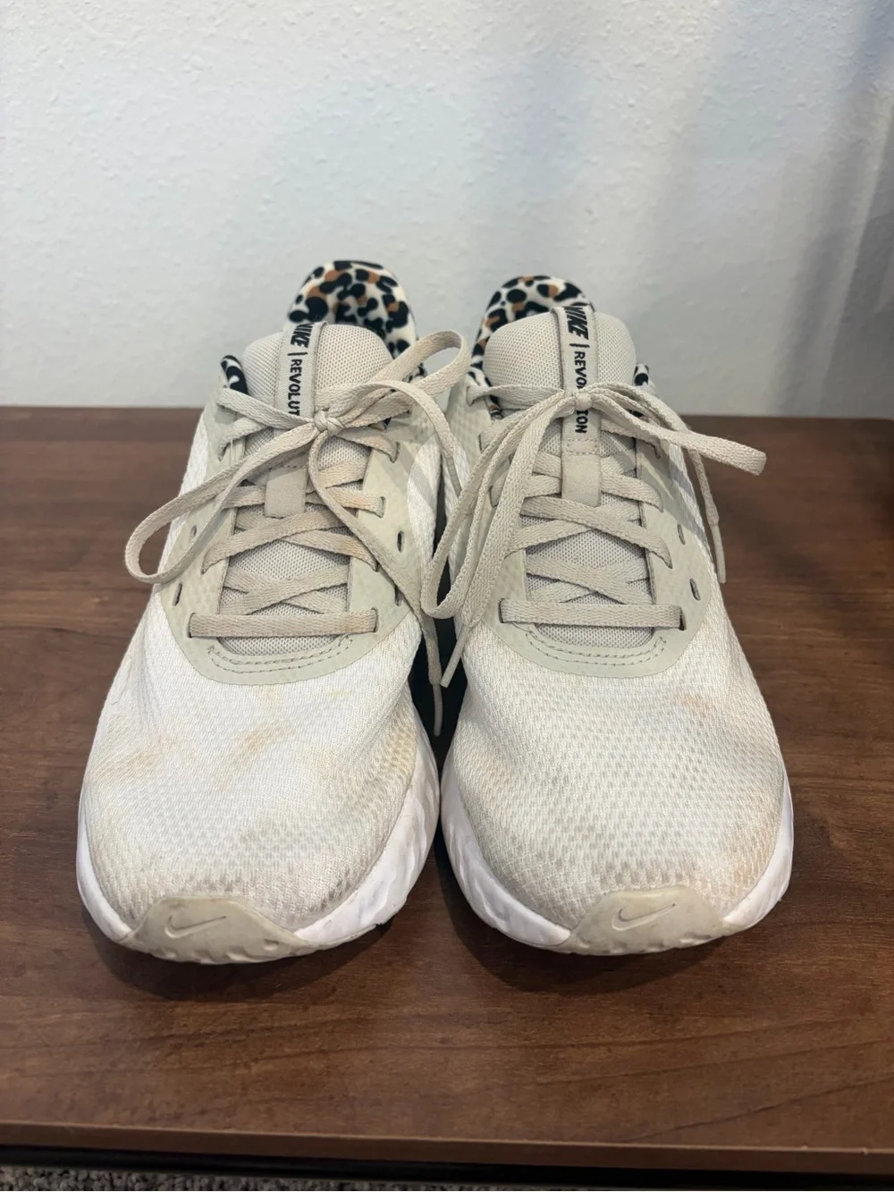 Nike beige athletic